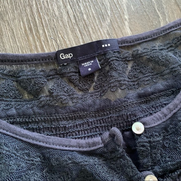 GAP quarter length sleeved shirt, navy, size small - Picture 4 of 4